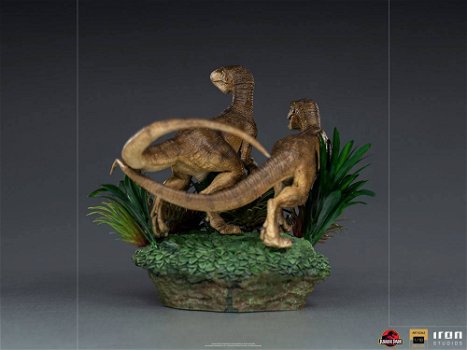 Iron Studios Jurassic Park Deluxe Statue Just The Two Raptors - 3