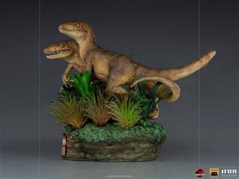 Iron Studios Jurassic Park Deluxe Statue Just The Two Raptors - 4