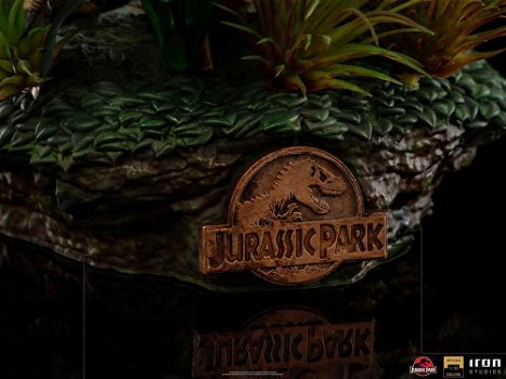 Iron Studios Jurassic Park Deluxe Statue Just The Two Raptors - 5