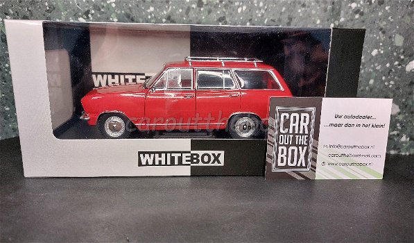 Opel Kadett B Caravan rood 1/24 Whitebox WB084 - 4