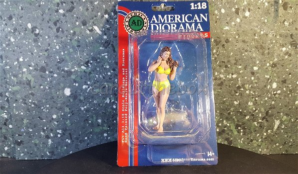 Diorama figuur Beach Girls - MAY 1:18 Amer. diorama AD286 - 2