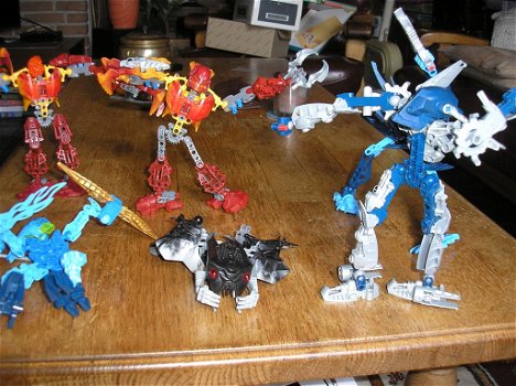 Lego bionicle - zie de foto's - beschrijvingen bij , compleet?? - 1