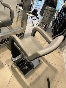 Kappersstoel met pomp systeem - 2