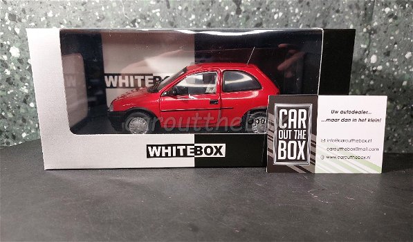Opel Corsa B rood 1/24 Whitebox WB087 - 5