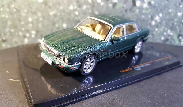 Jaguar XJ8 1998 groen 1/43 Ixo V941 - 1