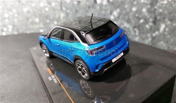Opel Mokka-e 2020 blauw 1/43 Ixo V945 - 2