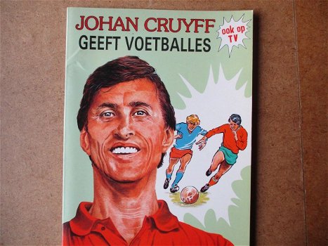 w0812 johan cruyff geeft voetballes - 0