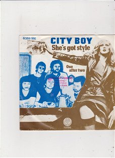 Single City Boy - She's got style