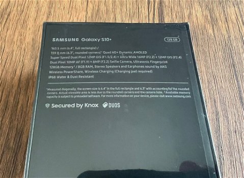 Samsung galaxy S10 64Gb GESEALD IN DOOS€75 - 5