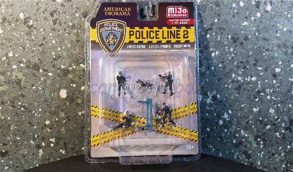 Diorama figuur Off Police Line 2 1:64 Amer. diorama AD308 - 2