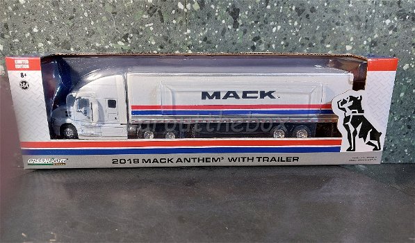 Mack Antem with trailer 2018 wit 1/64 Greenlight G298 - 3