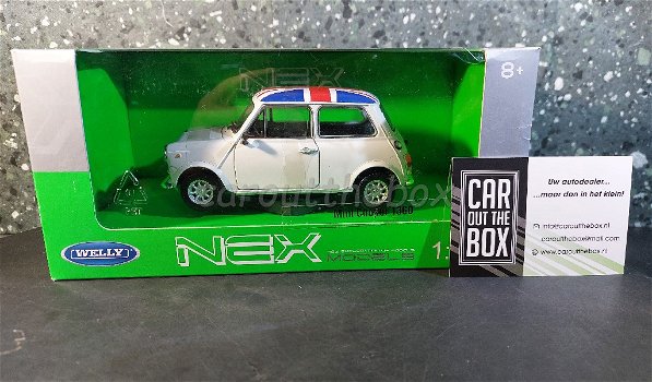 Mini Cooper 1300 beige met vlag 1/24 Welly - 4