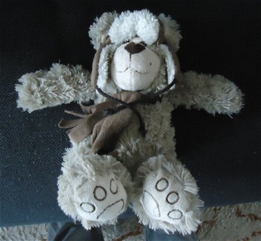 Te koop pluche knuffelhond met sjaal en muts (hoogte: 25 cm) - 6
