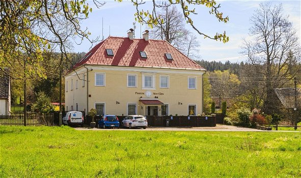 Pension / Familiehuis te koop op prachtige locatie Tsjechië - 1