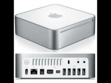 Mac Mini YM008B8I9G5 en Isight Camera en een Iomega Externe Harde Schijf met 500 Gb Enz.