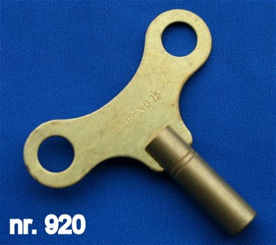 920 - 8 Messing kloksleutel, opwindsleutel maat 4,25 mm. € 4,00 - 0