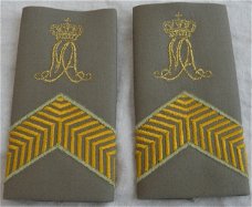 Rang Onderscheiding, Regenjas, Korporaal KMA, Koninklijke Landmacht, vanaf 2000.(Nr.1)
