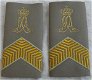 Rang Onderscheiding, Regenjas, Korporaal KMA, Koninklijke Landmacht, vanaf 2000.(Nr.1) - 1 - Thumbnail