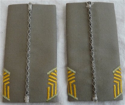 Rang Onderscheiding, Regenjas, Korporaal KMA, Koninklijke Landmacht, vanaf 2000.(Nr.1) - 3