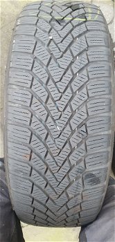 Winter banden op velg met wieldop 185/60 R15 - 2