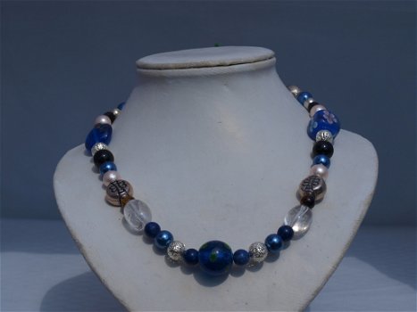 ketting van diverse materialen blauw 51 cm lang, - 0