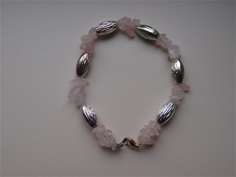 armband van rozenkwarts splitkralen met zilverkleurige kralen met ab-glans, 20,5 cm lang, - 0