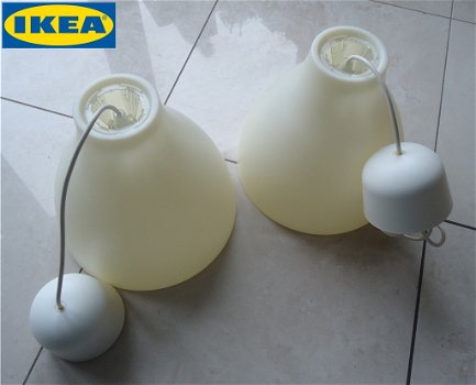 Te koop twee Melodi hanglampen van Ikea (hoogte: 26 cm). - 0