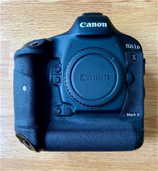 Canon EOS 5D Mark IV, Nikon Z 7II Mirrorless, Canon EOS R5, Nikon D780 - 3