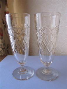Twee antieke kristal absinth glazen - dikwandig - geslepen