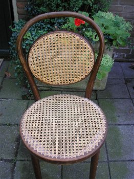 Stoel - oud - webbing zitting - foto 1 + 2 zijn verschillende stoelen - 1