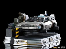 Iron Studios BTTF II Statue 1/10 DeLorean