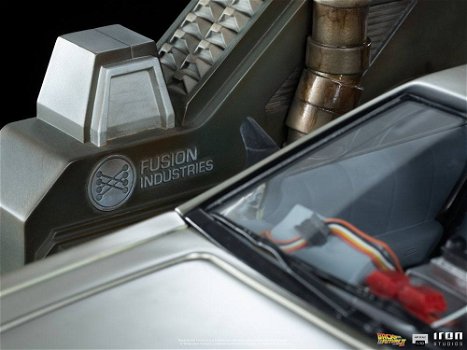 Iron Studios BTTF II Statue 1/10 DeLorean - 3