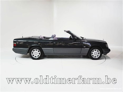 Mercedes-Benz E 200 Cabriolet '94 CH2123 - 2