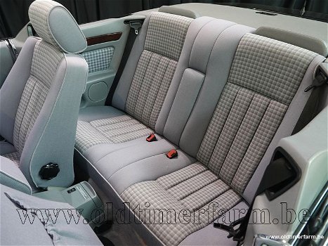 Mercedes-Benz E 200 Cabriolet '94 CH2123 - 4