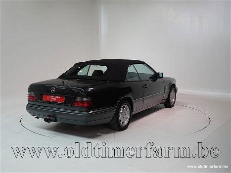 Mercedes-Benz E 200 Cabriolet '94 CH2123 - 7