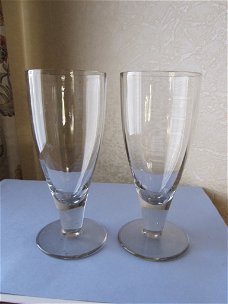 Twee antieke limonade glazen - optisch getrokken kelk