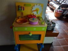 Speelkeuken , hout, merk DJeco - uren speelplezier voor de kleine keukenprinses