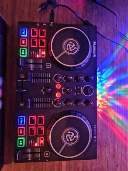 Numark Party Mix dj controller - 1