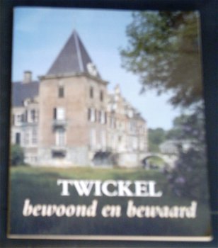 Twickel bewoond en bewaard. Haverkate. ISBN 906630426x. - 0