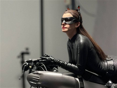 Queen Studios - DC Comics The Dark Knight Rises Catwoman Statue - 1