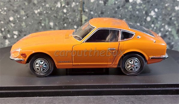 Datsun 240 Z oranje 1/24 Whitebox WB091 - 0