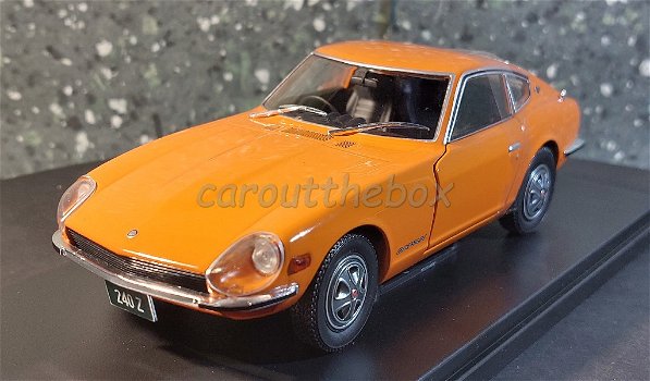 Datsun 240 Z oranje 1/24 Whitebox WB091 - 1