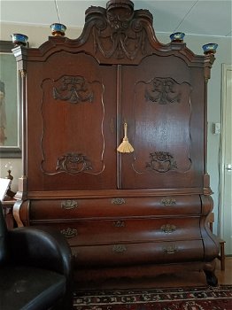 Antiek dubbel gebogen kabinet uit 1780 - 0
