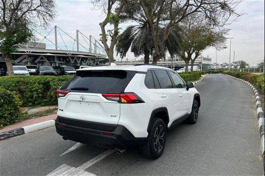 2021 Toyota RAV4 4WD XLE gulf model - 3