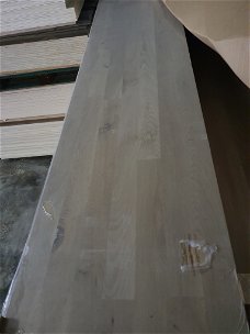 eiken panelen nieuw ongeveer 18mm dik breed 40cm lang 4m
