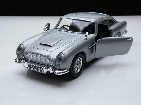Modelauto Aston Martin DB5 1963 – James Bond 007 – Motormax 1:24 - 1