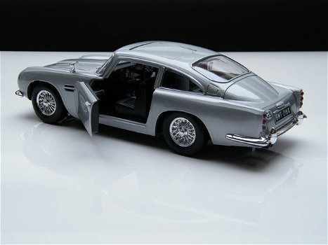 Modelauto Aston Martin DB5 1963 – James Bond 007 – Motormax 1:24 - 3