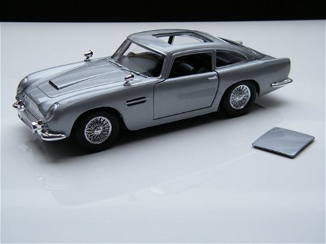 Modelauto Aston Martin DB5 1963 – James Bond 007 – Motormax 1:24 - 5