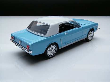 Film auto model Ford Mustang 1964/65 – James Bond – Thunderball Motormax 1:24 - 3