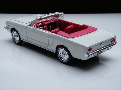 Modelauto Ford Mustang 1964/65 – James Bond 007 – Goldfinger 1:24 - 5
